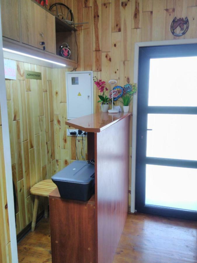 Отель "Swallow House" Cherkasy Ngoại thất bức ảnh