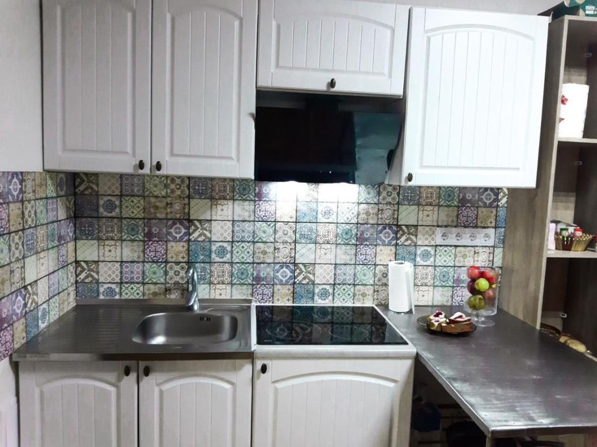 Отель "Swallow House" Cherkasy Ngoại thất bức ảnh